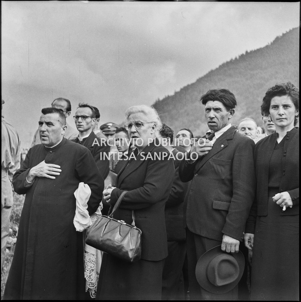 Sacerdoti e civili al funerale degli Alpini vittime della tragedia del passo del Gavia<br>222136