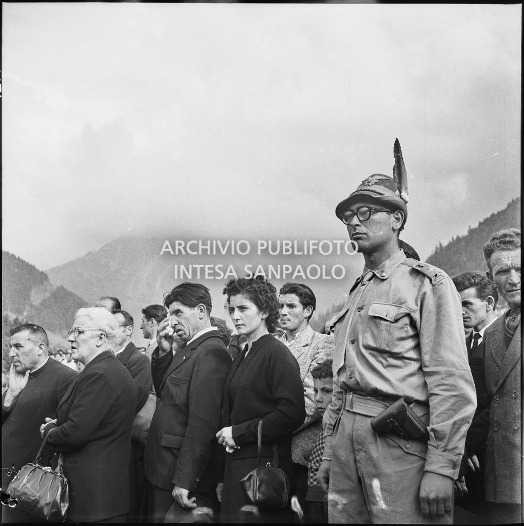 Civili e militari al funerale degli Alpini vittime della tragedia del passo del Gavia<br>222169