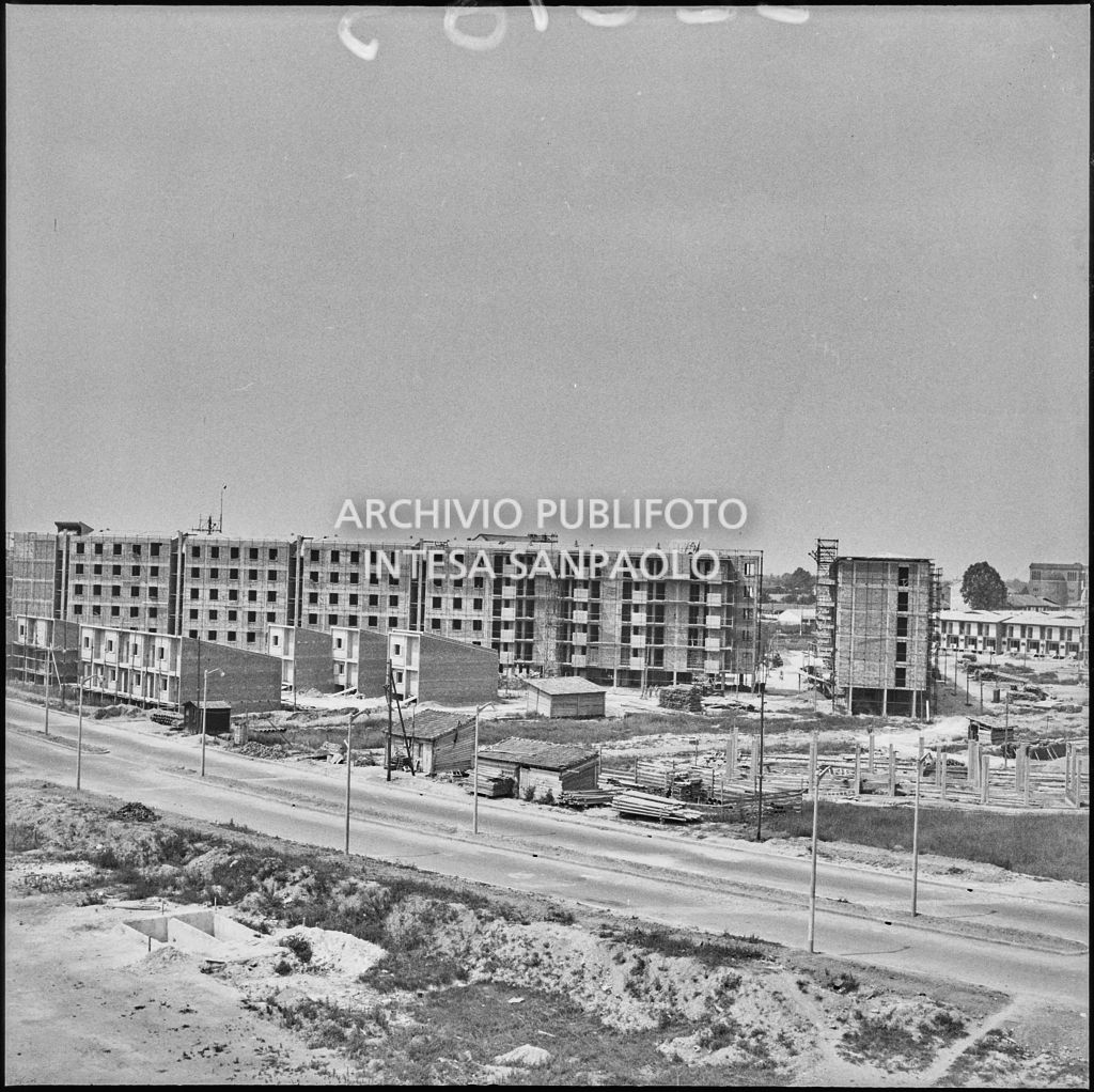 Palazzi in costruzione a Milano<br>222185