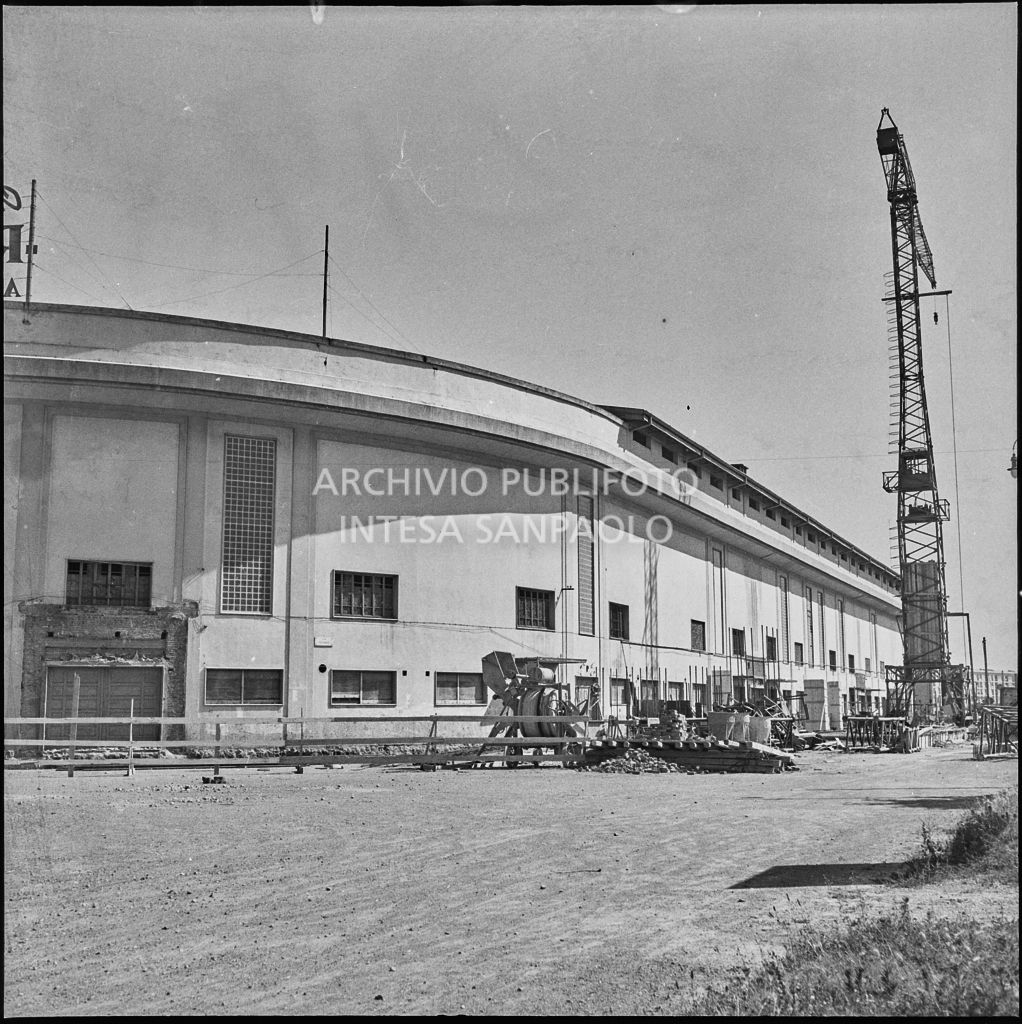 Lavori edili ad uno impianto sportivo a Milano<br>222198