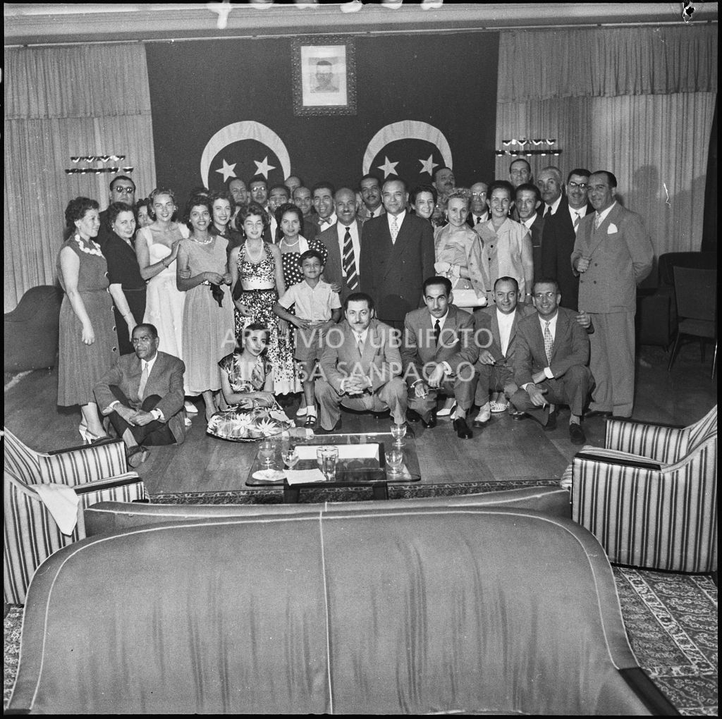 Foto di gruppo in occasione del ricevimento del Consolato d'Egitto organizzato all'Hotel Duomo di Milano<br>222227