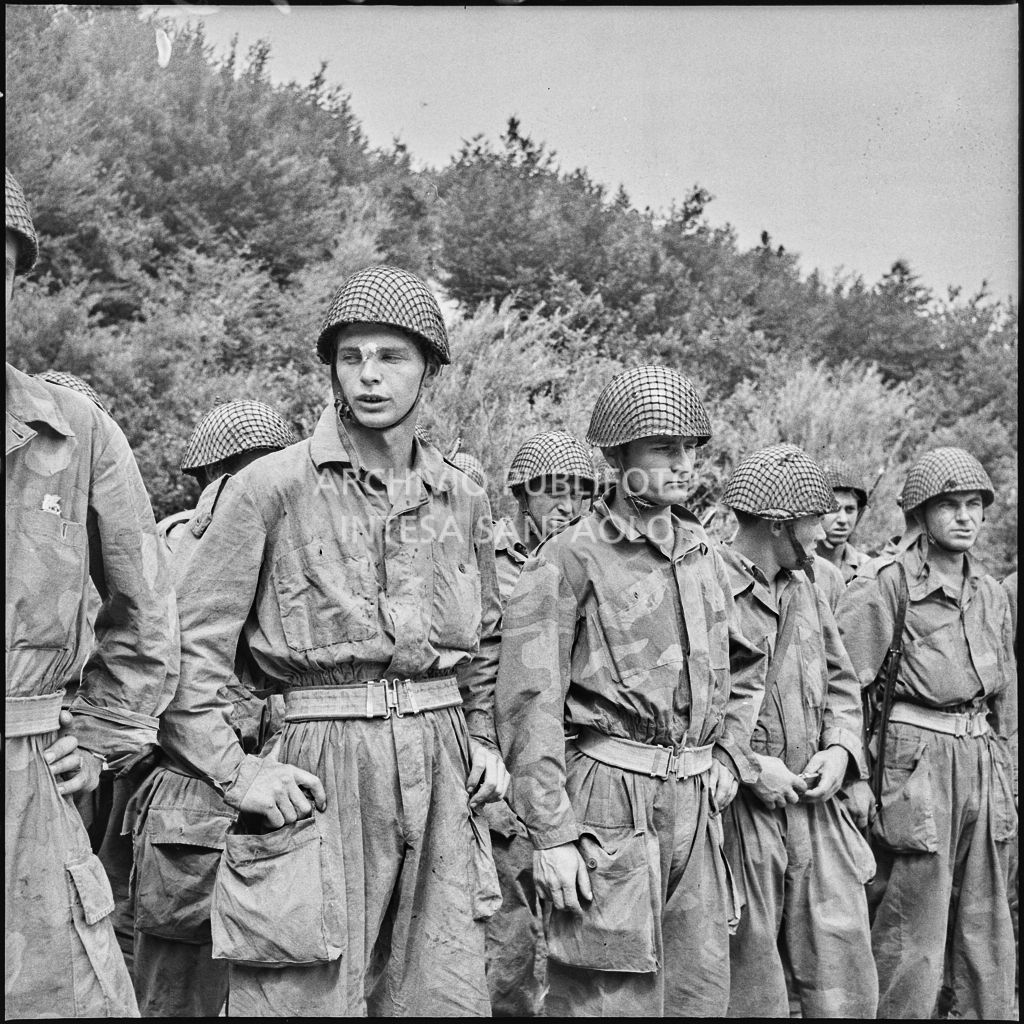 Marinai della Brigata San Marco nel luogo dello scoppio del mortaio che ha ucciso cinque commilitoni nei pressi di Levico<br>222354