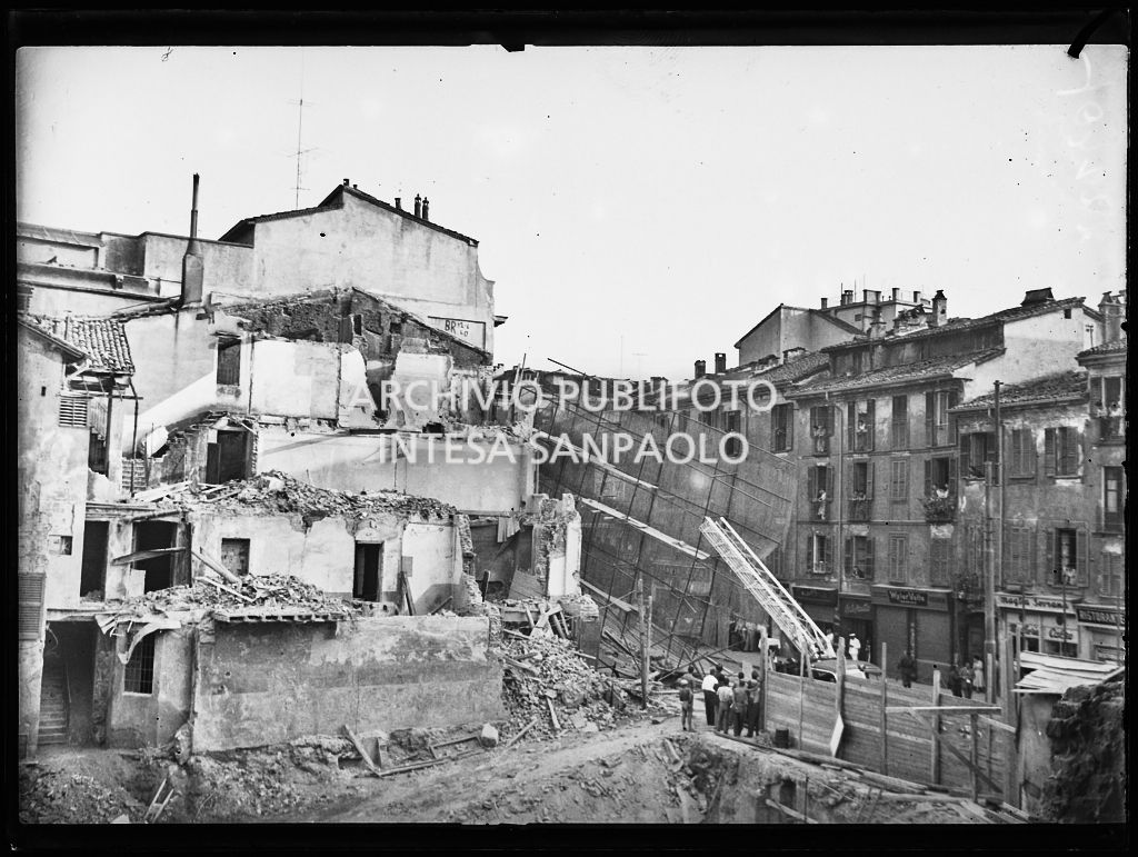 Un ponteggio crollato in corso Garibaldi a Milano<br>222407