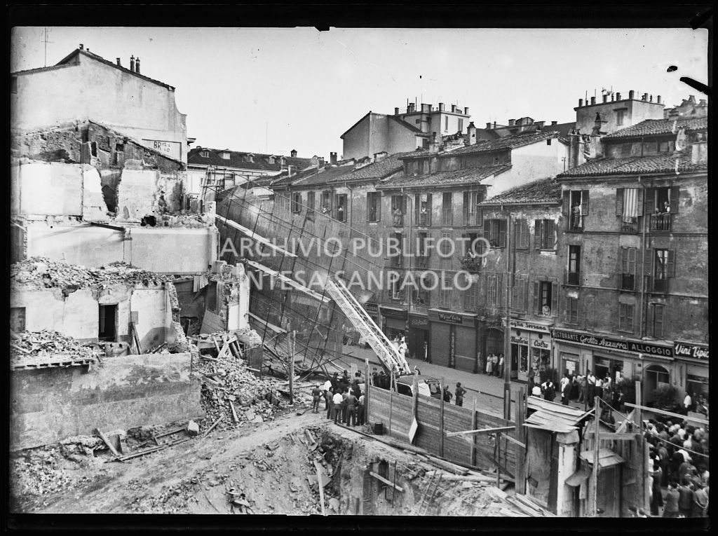 Un ponteggio crollato in corso Garibaldi a Milano<br>222408