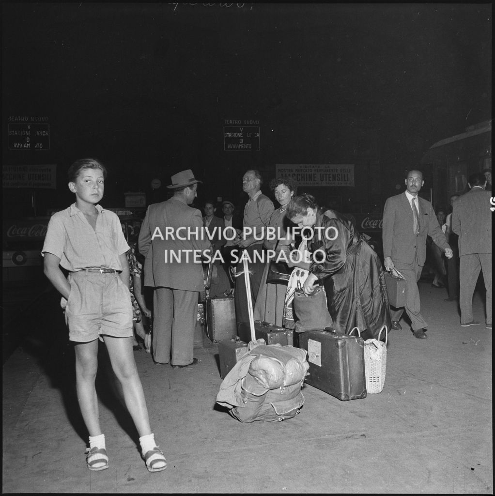 Una famiglia alla stazione Centrale di Milano in partenza per le vacanze estive<br>222862