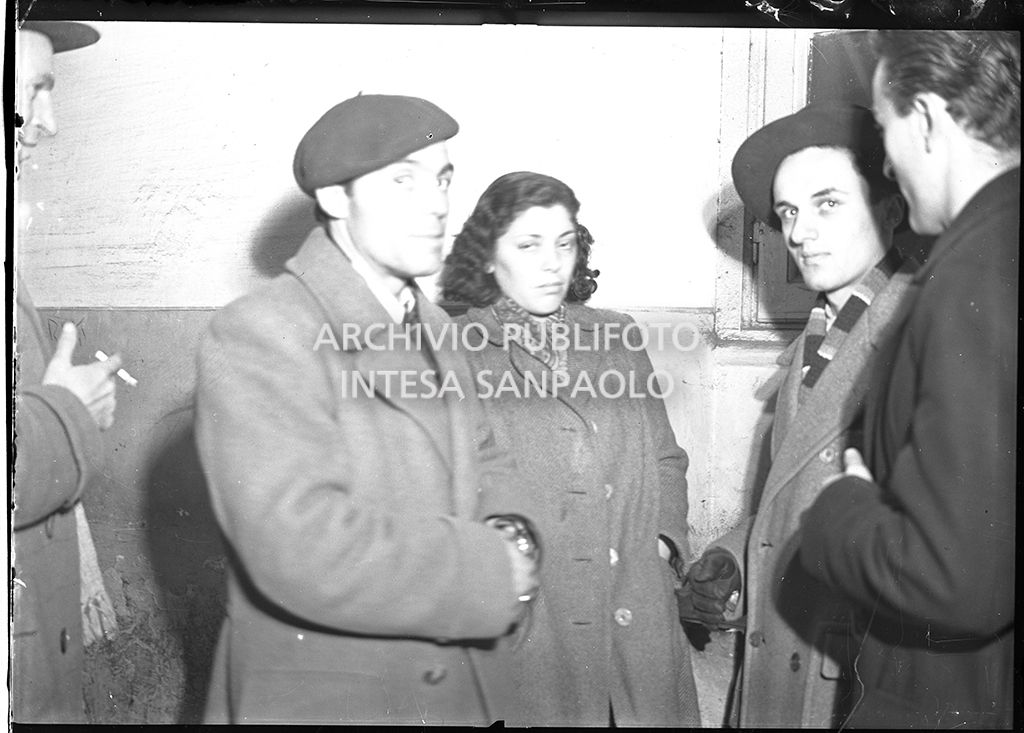 Caterina Fort e, tra gli altri, il giornalista del Corriere della Sera, Franco Di Bella<br>22489