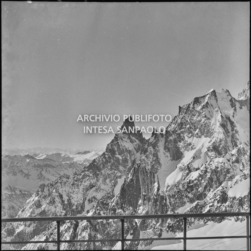 Vista sulle cime del Monte Bianco<br>240363