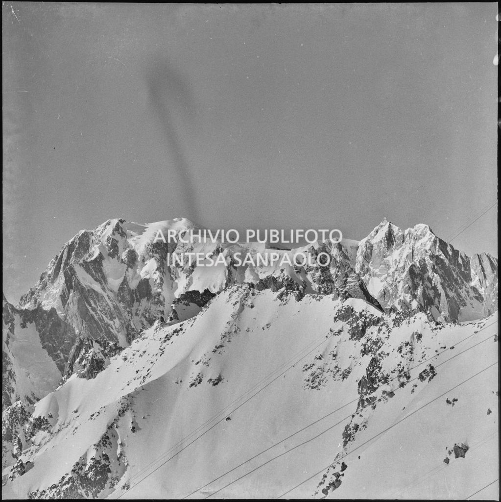 Vista sulle cime del Monte Bianco<br>240365