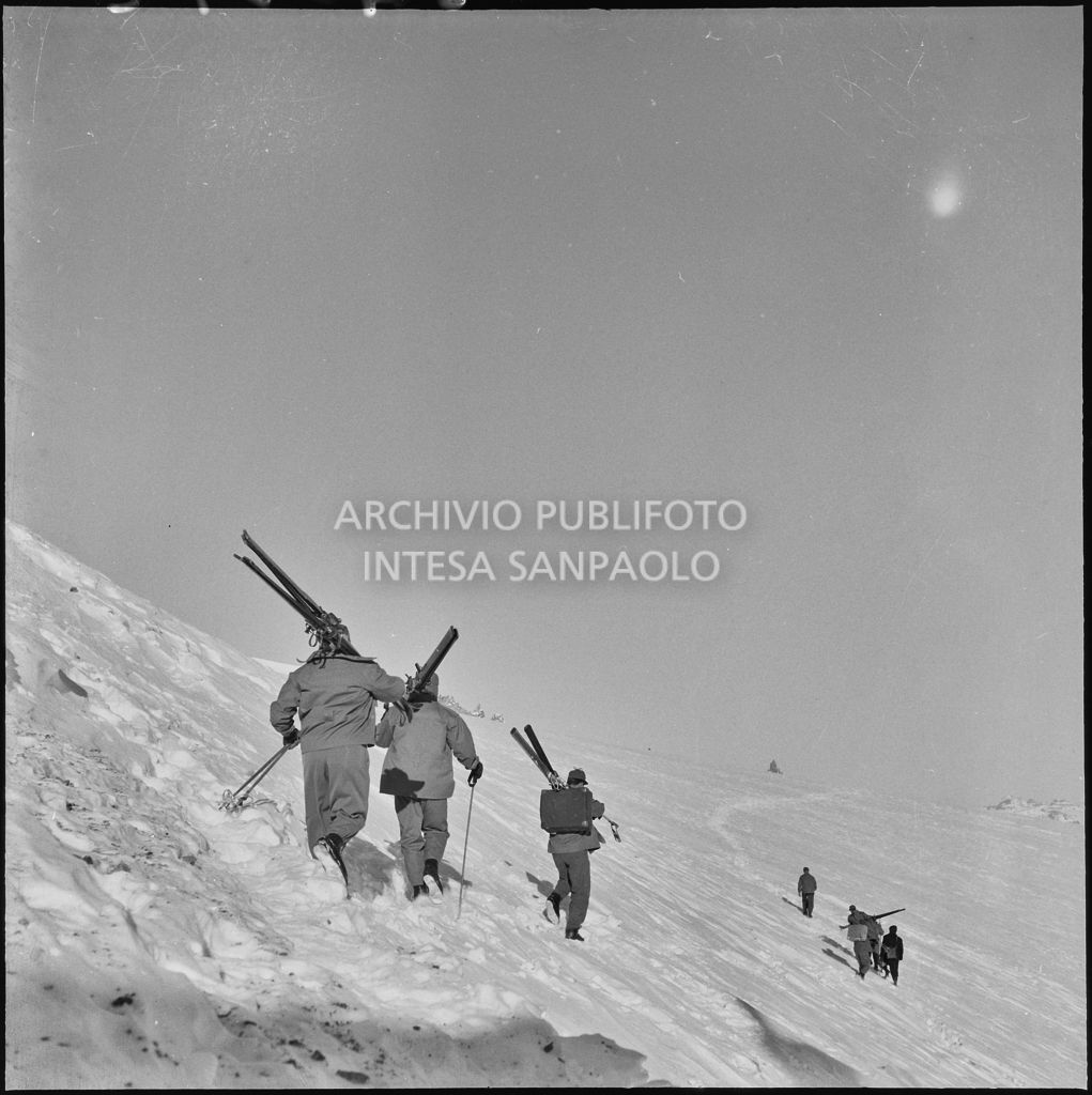 Alpini della scuola di Aosta sul Monte Bianco<br>240372