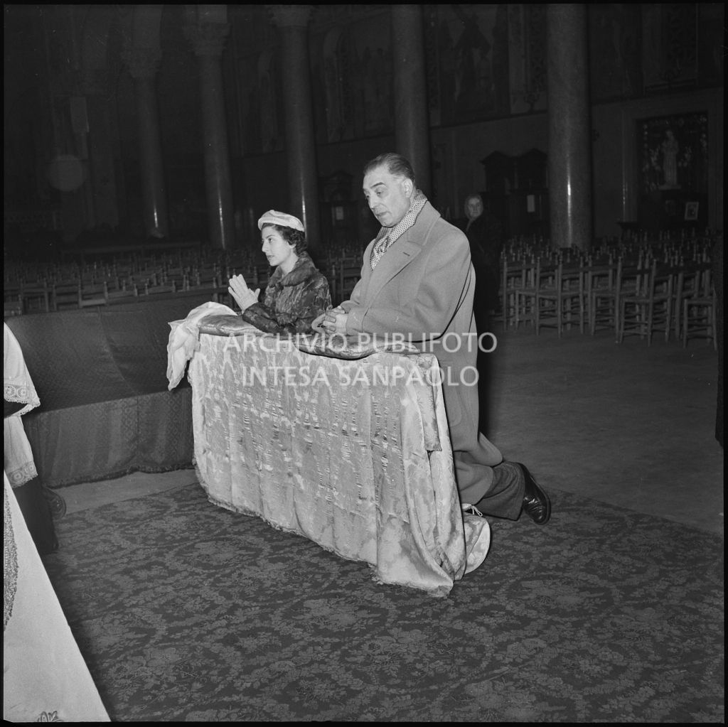 Un momento della celebrazione del battesimo della nipote di Dino Villani in una chiesa di Milano<br>240401