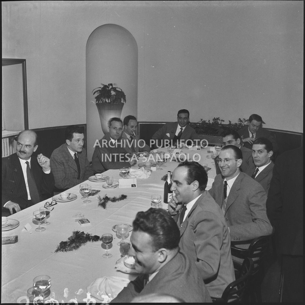 Un momento del banchetto organizzato dalla Atkinson al ristorante Giannino di Milano<br>240436