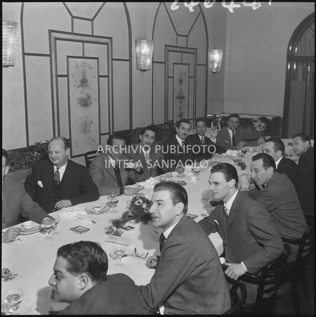 Un momento del banchetto organizzato dalla Atkinson al ristorante Giannino di Milano<br>240441