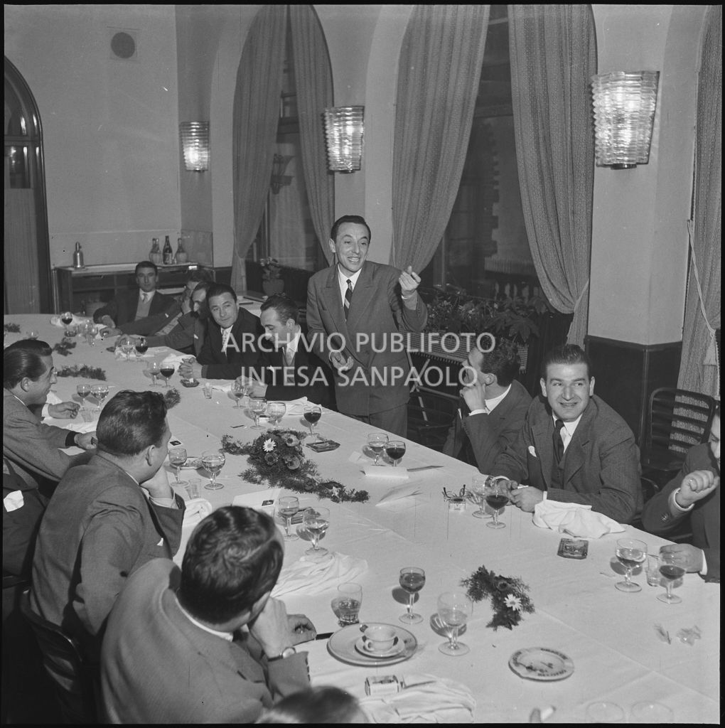 Un momento del banchetto organizzato dalla Atkinson al ristorante Giannino di Milano<br>240442