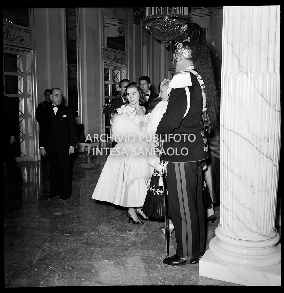 Inaugurazione della stagione lirica 1955-1956 del Teatro alla Scala con l'opera "Norma" di Vincenzo Bellini, diretta da Antonino Votto con la regia di Margherita Wallmann
