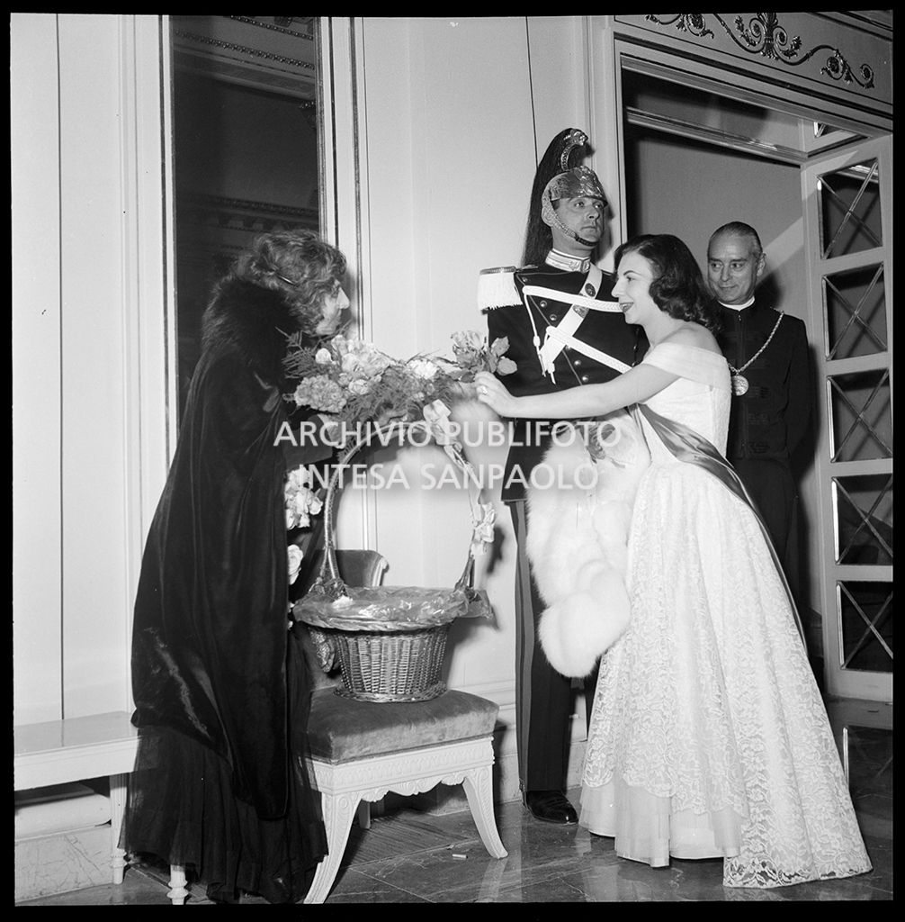 Inaugurazione della stagione lirica 1955-1956 del Teatro alla Scala con l'opera "Norma" di Vincenzo Bellini, diretta da Antonino Votto con la regia di Margherita Wallmann