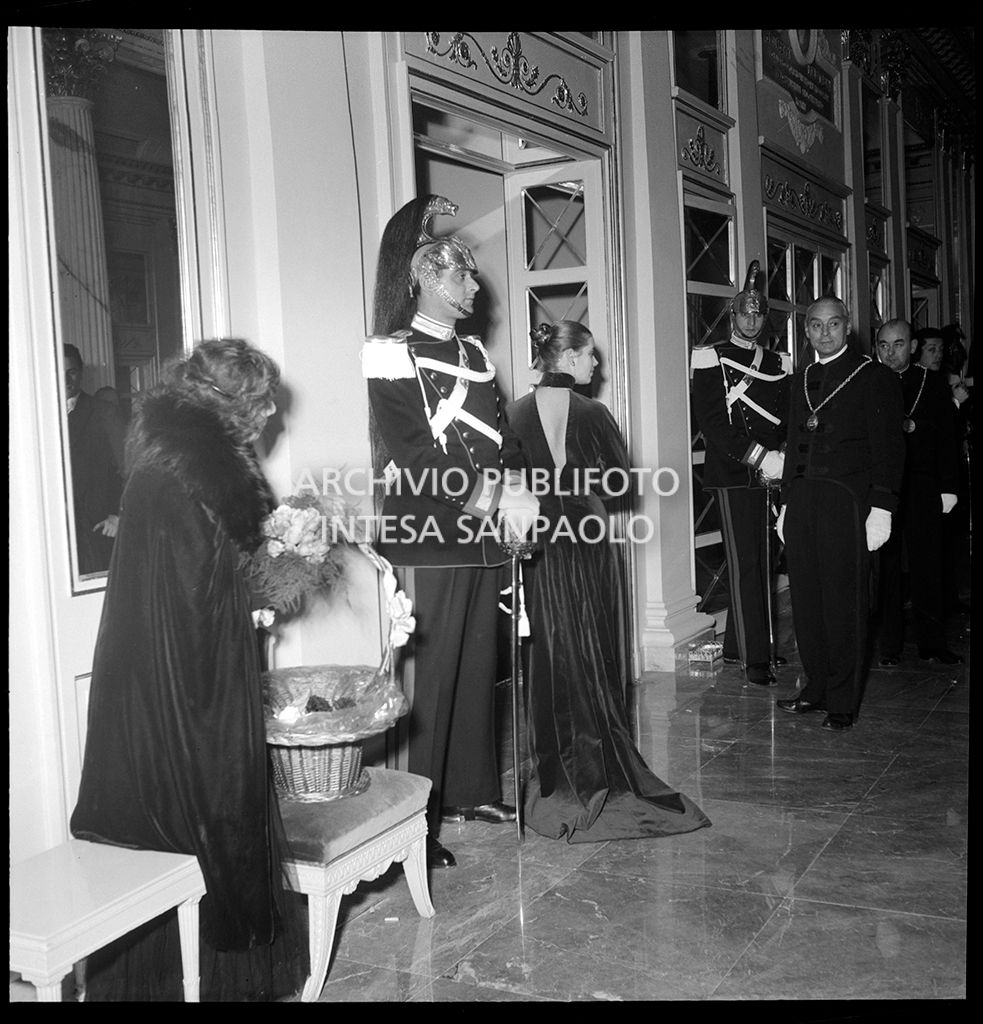 Inaugurazione della stagione lirica 1955-1956 del Teatro alla Scala con l'opera "Norma" di Vincenzo Bellini, diretta da Antonino Votto con la regia di Margherita Wallmann