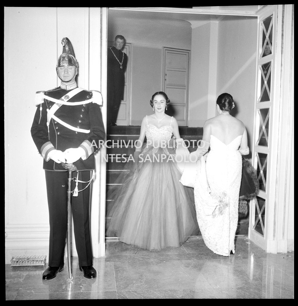 Inaugurazione della stagione lirica 1955-1956 del Teatro alla Scala con l'opera "Norma" di Vincenzo Bellini, diretta da Antonino Votto con la regia di Margherita Wallmann