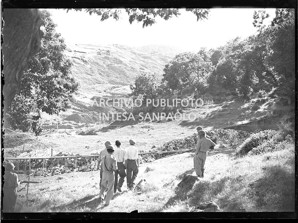 Perquisizioni ad Abbadia San Salvatore seguite alla tentata insurrezione e all'uccisione di due ufficiali di polizia, dopo l'attentato a Palmiro Togliatti<br>42064