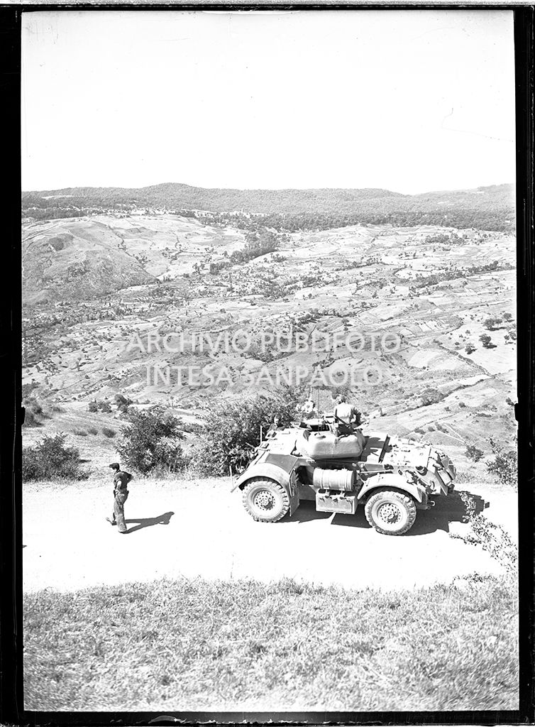 Militari nei pressi di Abbadia San Salvatore per la tentata insurrezione e all'uccisione di due ufficiali di polizia, dopo l'attentato a Palmiro Togliatti<br>42077
