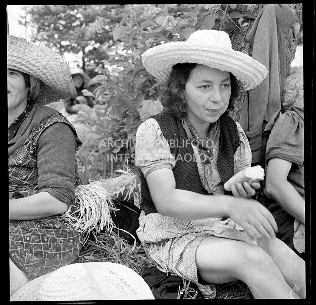 Mondine in pausa pranzo<br>4593