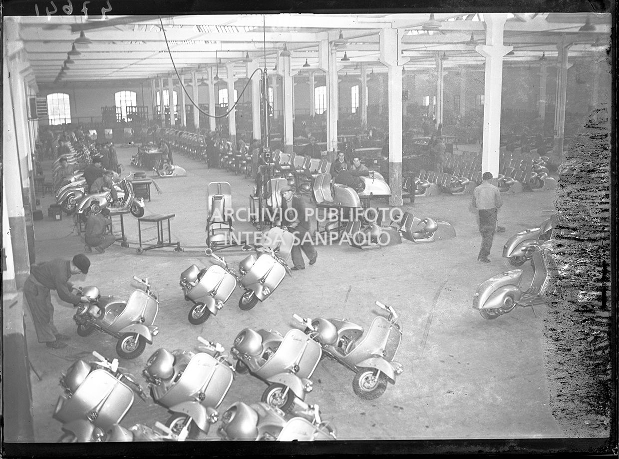 Piaggio. Fabbricazione delle moto Vespa