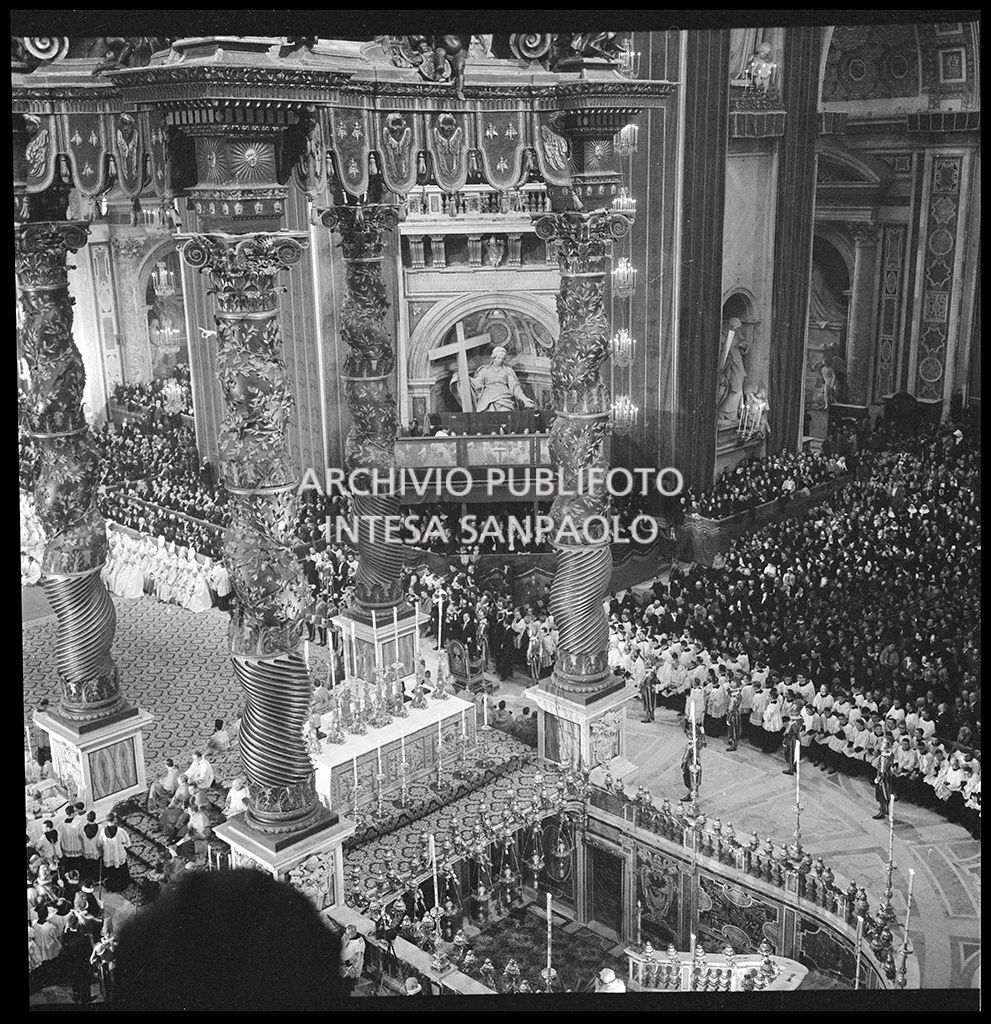 Proclamazione del nuovo papa Giovanni XXIII nella basilica di San Pietro, Città del Vaticano