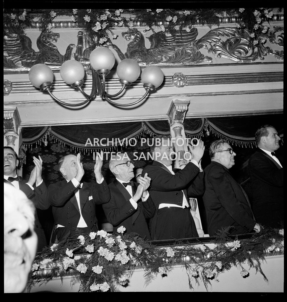 Inaugurazione della stagione lirica 1958-1959 del Teatro alla Scala con l'opera "Turandot", di Giacomo Puccini, diretta da Antonino Votto con la regia di Margherita Wallmann