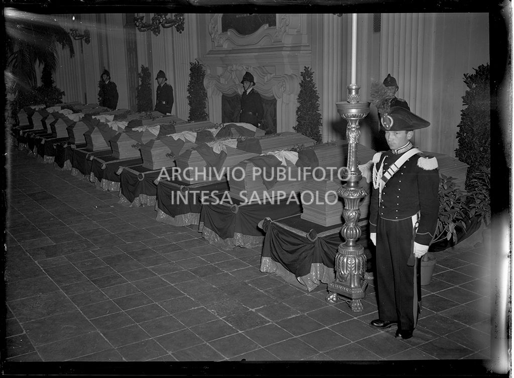 La camera ardente del Grande Torino, a Palazzo Madama<br>52078