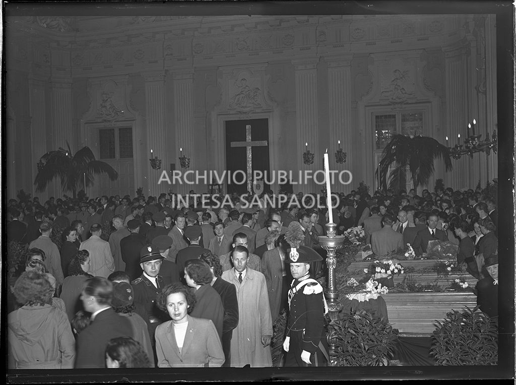 La camera ardente del Grande Torino, a Palazzo Madama<br>52089