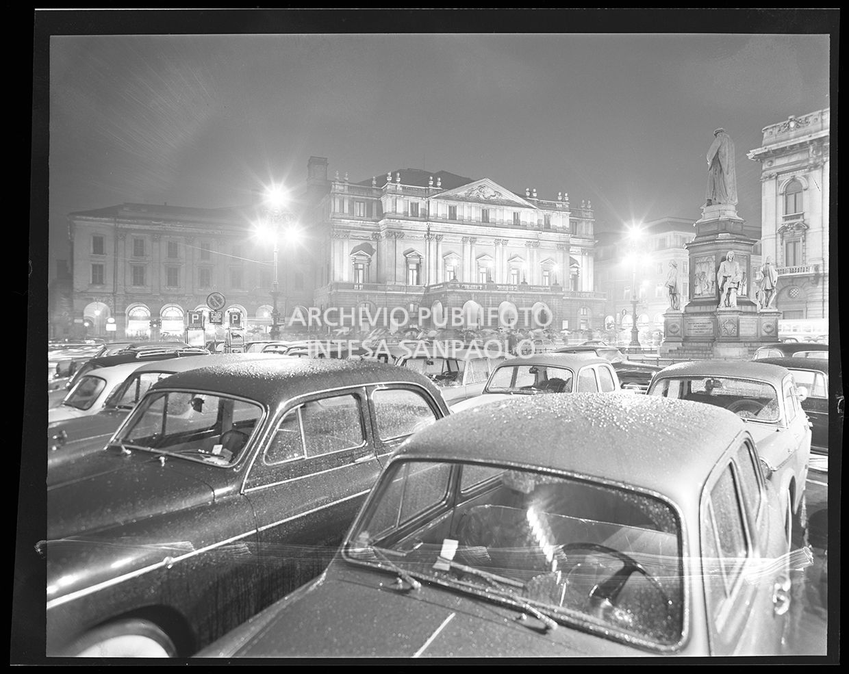 Inaugurazione della stagione lirica 1959-1960 del Teatro alla Scala con l'opera "Otello" di Giuseppe Verdi, diretta da Antonino Votto con la regia di Margherita Wallmann