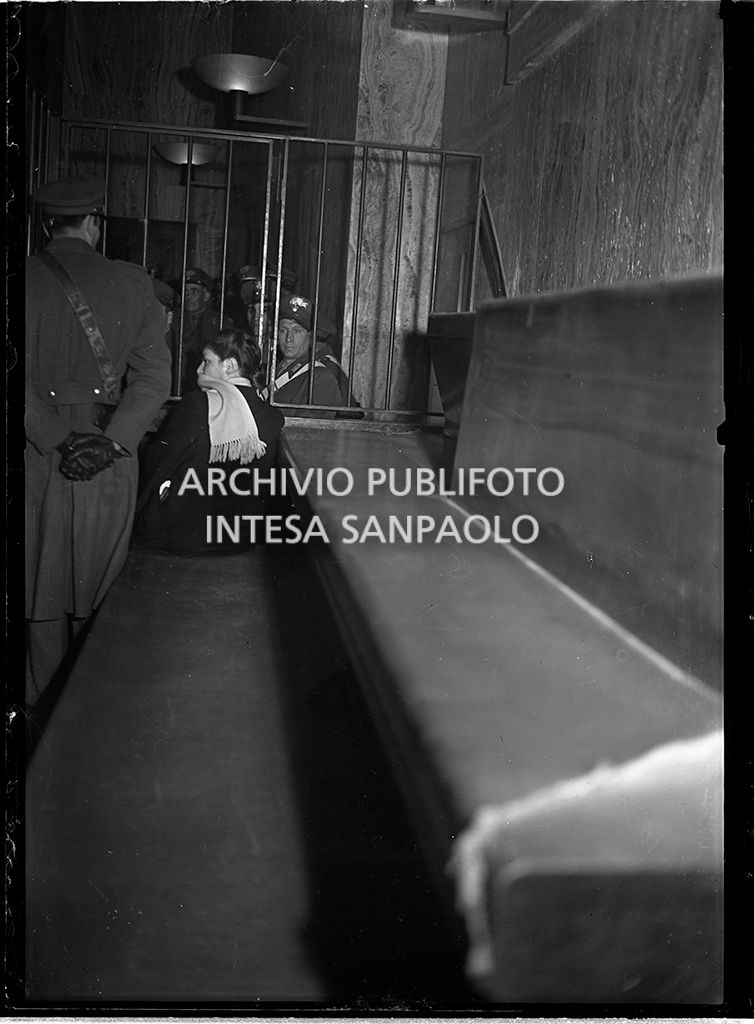 Caterina Fort nella gabbia degli imputati al processo in Corte d'Assise a Milano<br>64272