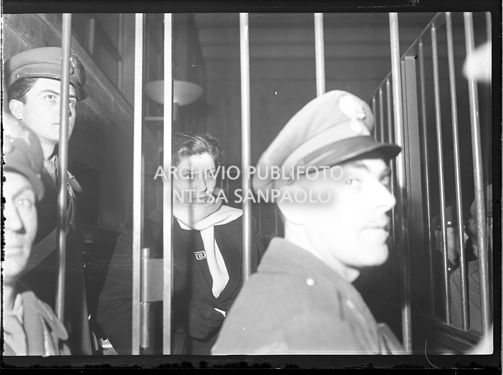 Caterina Fort nella gabbia degli imputati al processo in Corte d'Assise a Milano<br>64289