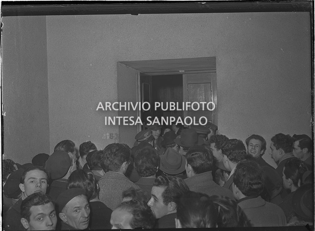 Folla accorsa al Tribunale di Milano per assistere al processo a Caterina Fort in Corte d'Assise<br>64309