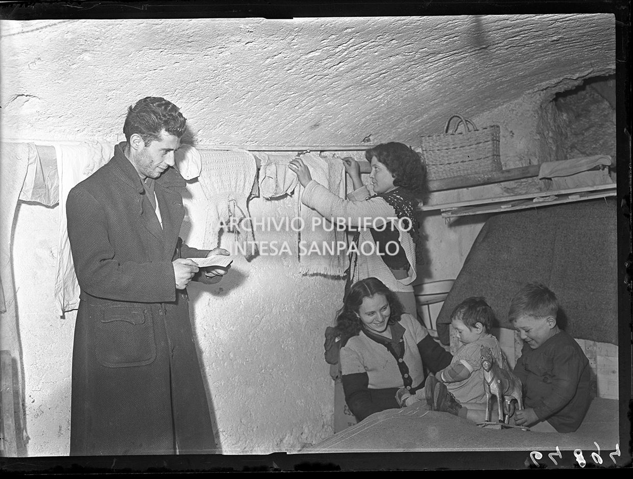 Barboni. Vita misera in via Quadrio