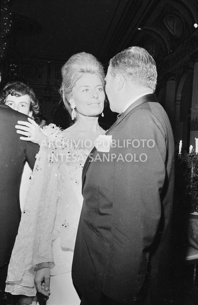 Cristina Ford con il marito Henry Ford II al "Black and White Ball" organizzato da Truman Capote<br>728135/164