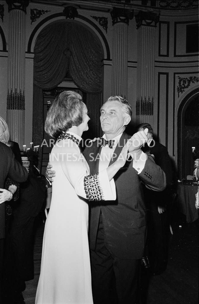 Katherine Graham balla al "Black and White Ball" organizzato da Truman Capote<br>728135/168