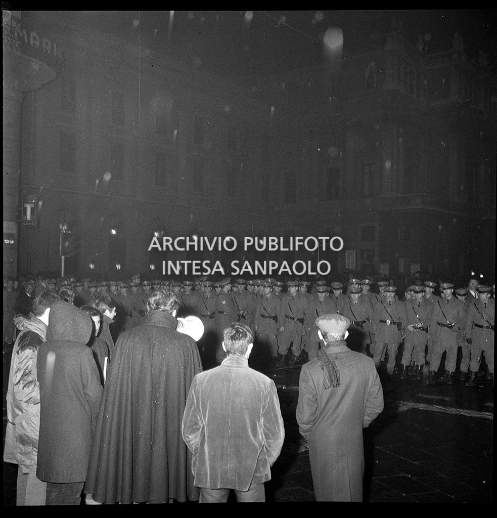 Contestazioni in occasione dell'inaugurazione della stagione lirica al Teatro alla Scala