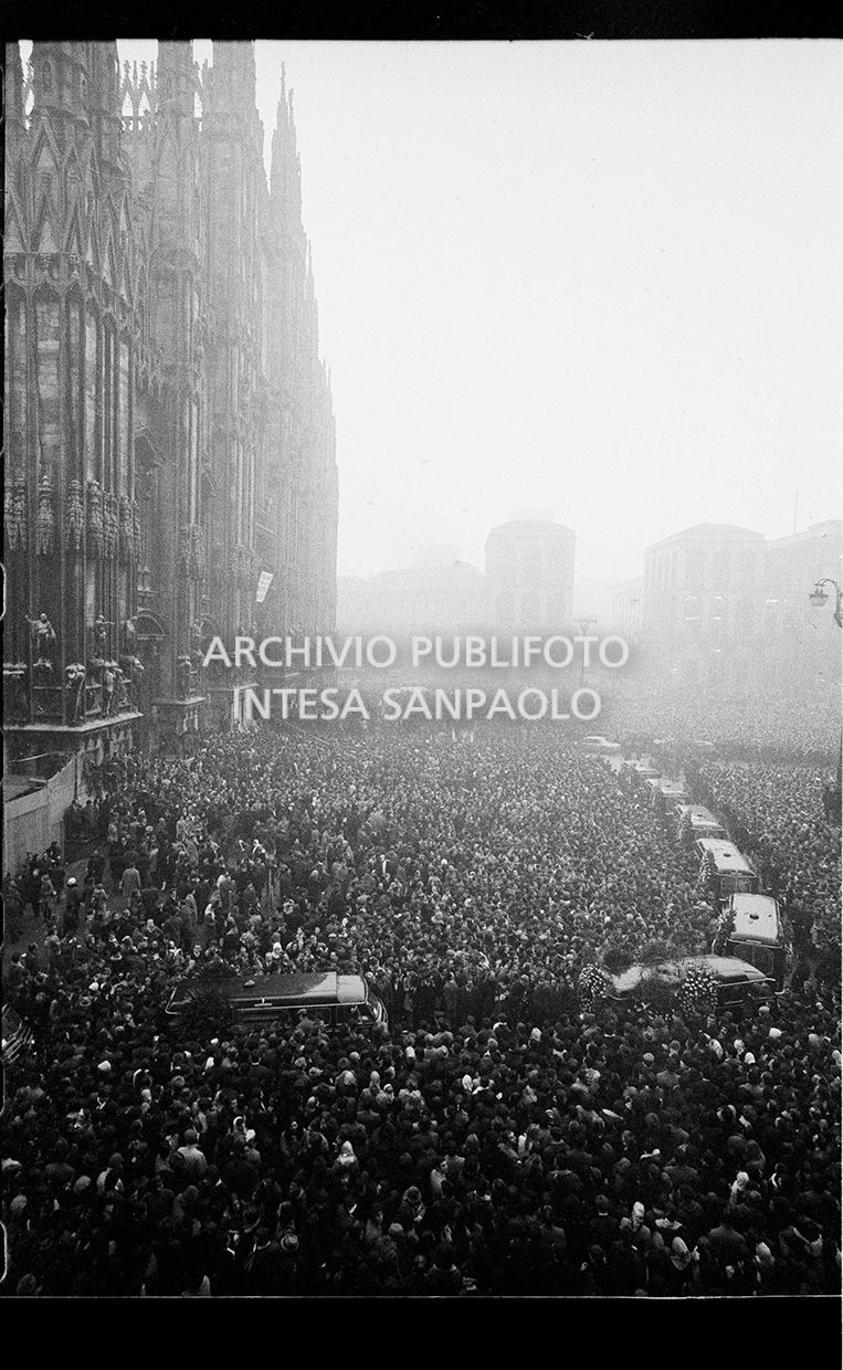 Funerali delle 14 vittime uccise da una bomba in banca [Banca Nazionale dell'Agricoltura di Milano]