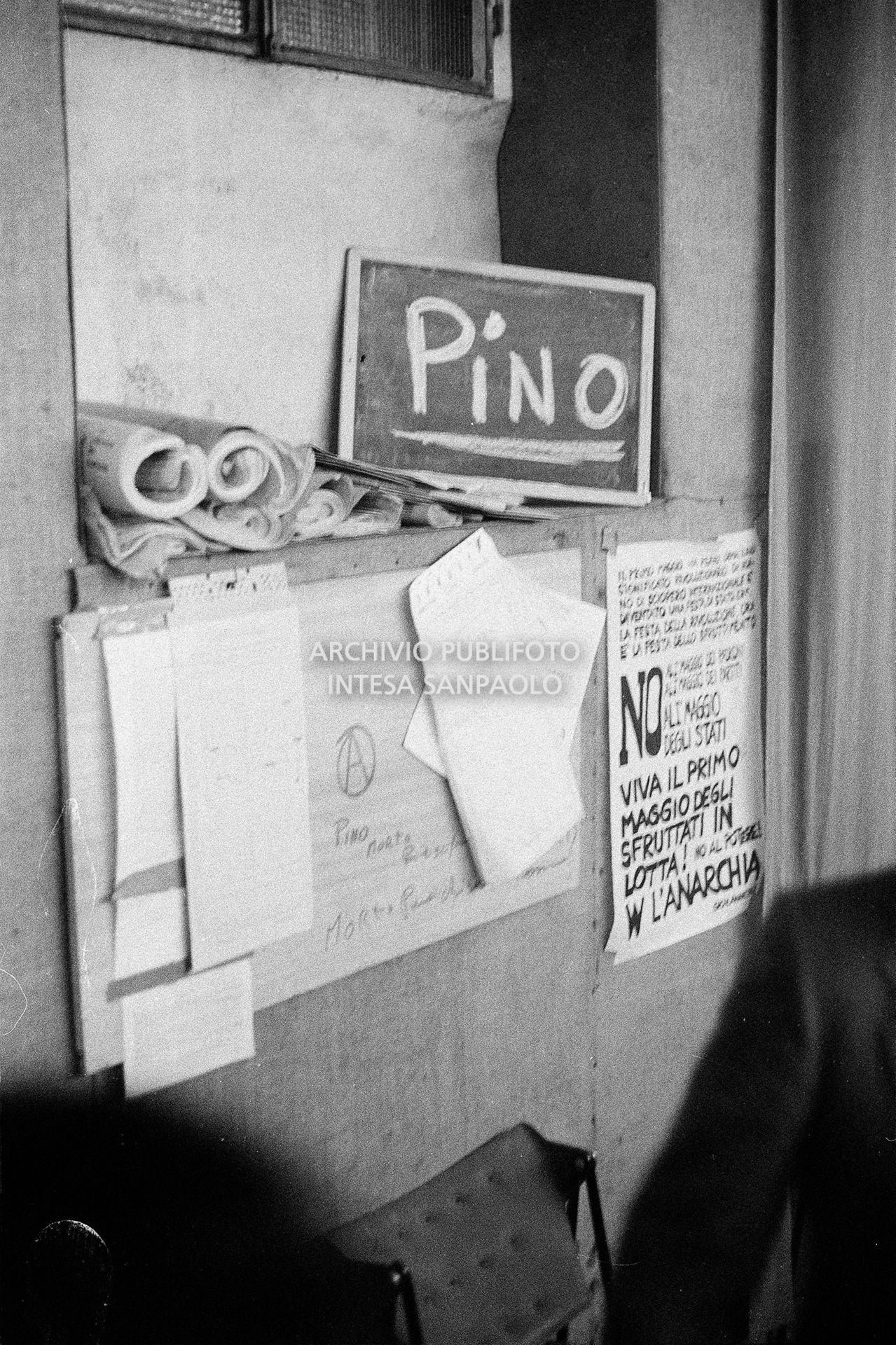 Conferenza stampa, presso il circolo anarchico Ponte della Ghisolfa, in difesa di Giuseppe Pinelli e Pietro Valpreda