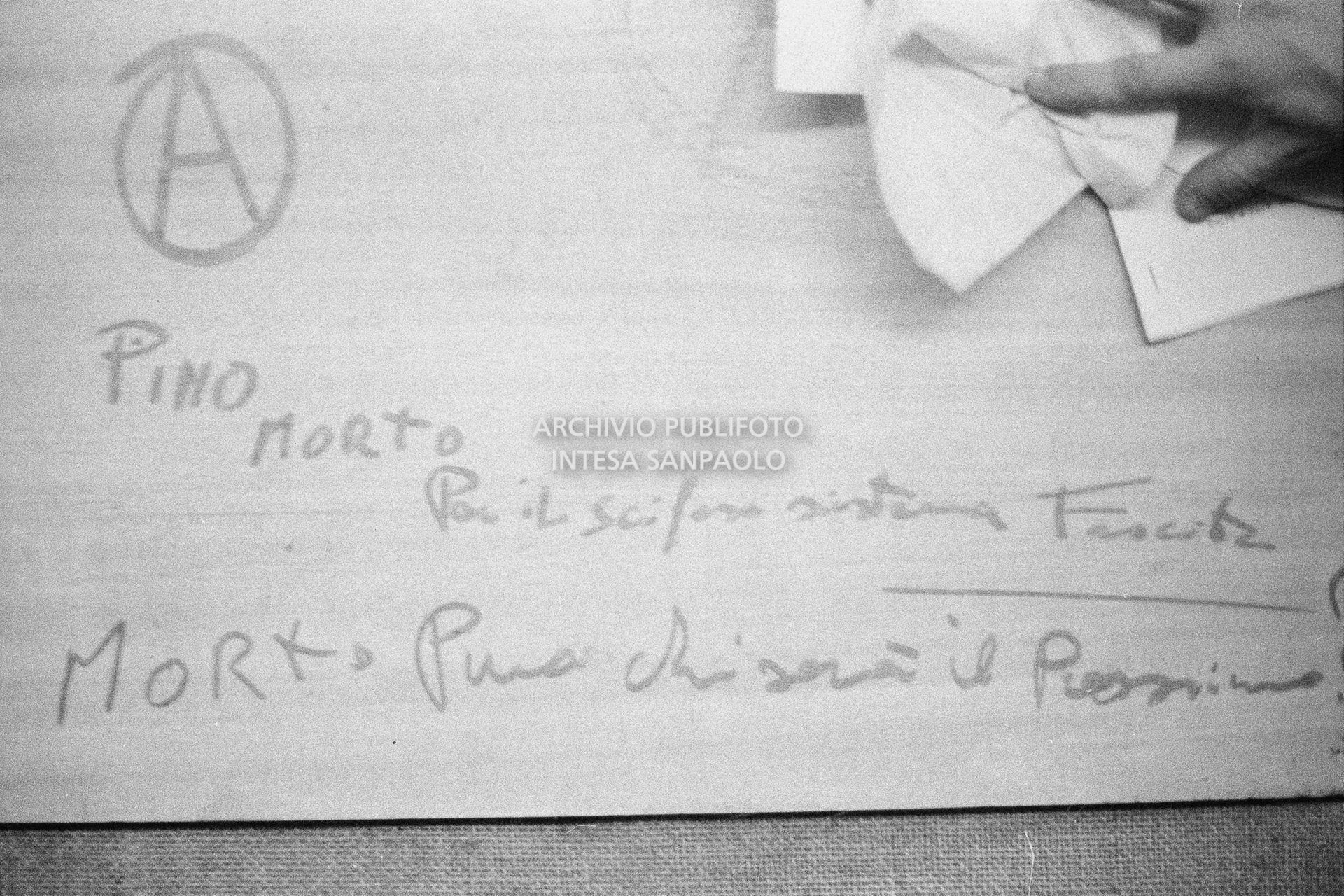 Conferenza stampa, presso il circolo anarchico Ponte della Ghisolfa, in difesa di Giuseppe Pinelli e Pietro Valpreda
