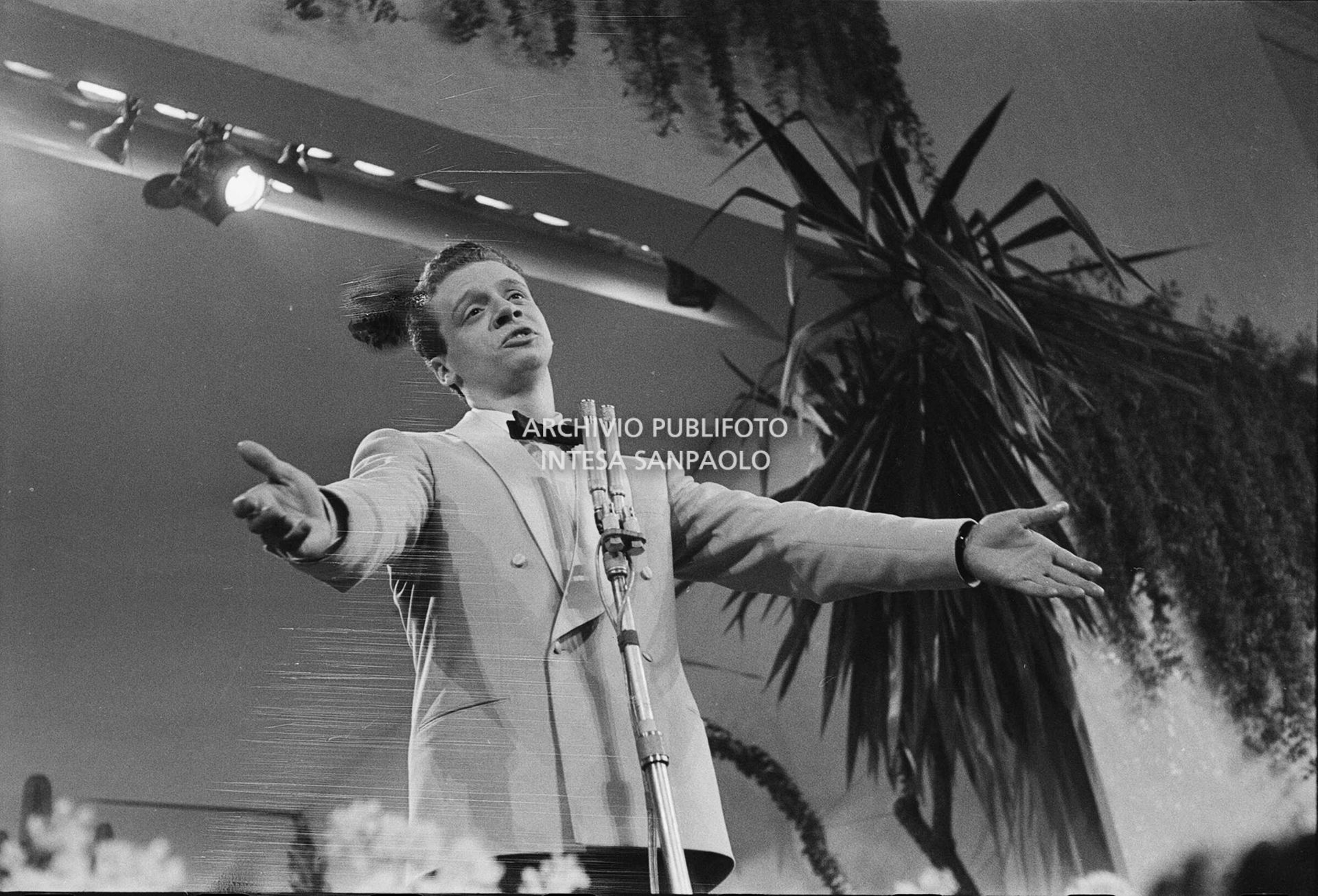 Johnny Dorelli al VIII Festival della canzone italiana di Sanremo