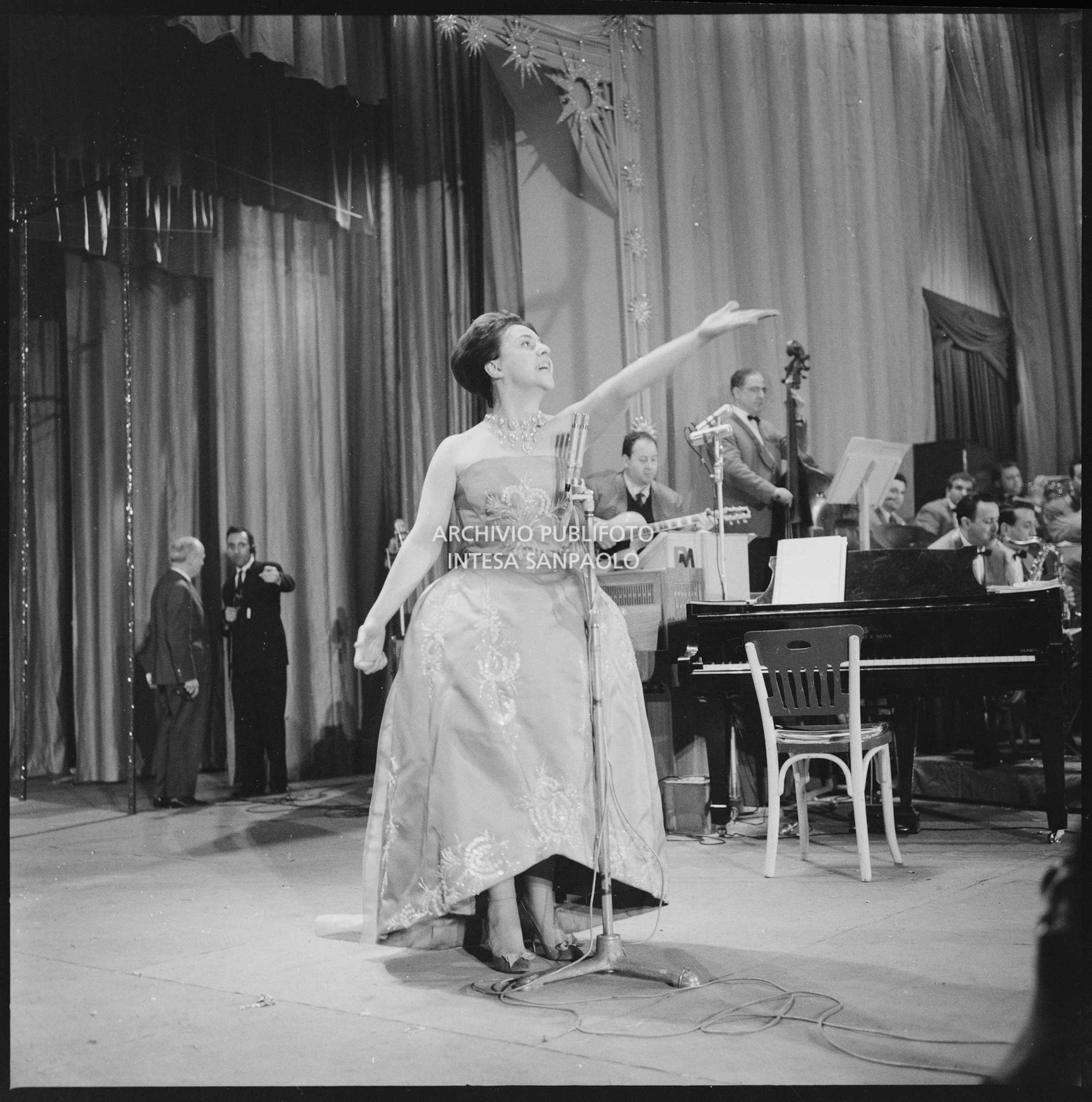 Jula De Palma sul palcoscenico del X Festival della canzone italiana di Sanremo