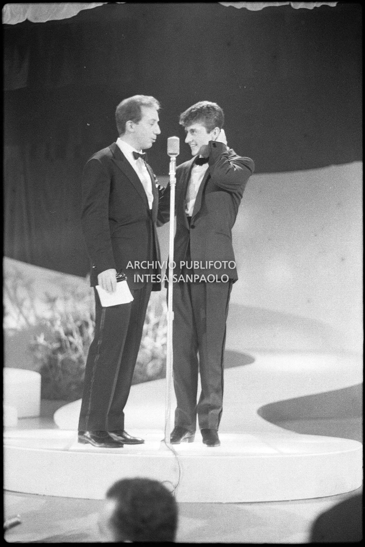 Mike Bongiorno e Tony Renis al XIII Festival della canzone italiana di Sanremo