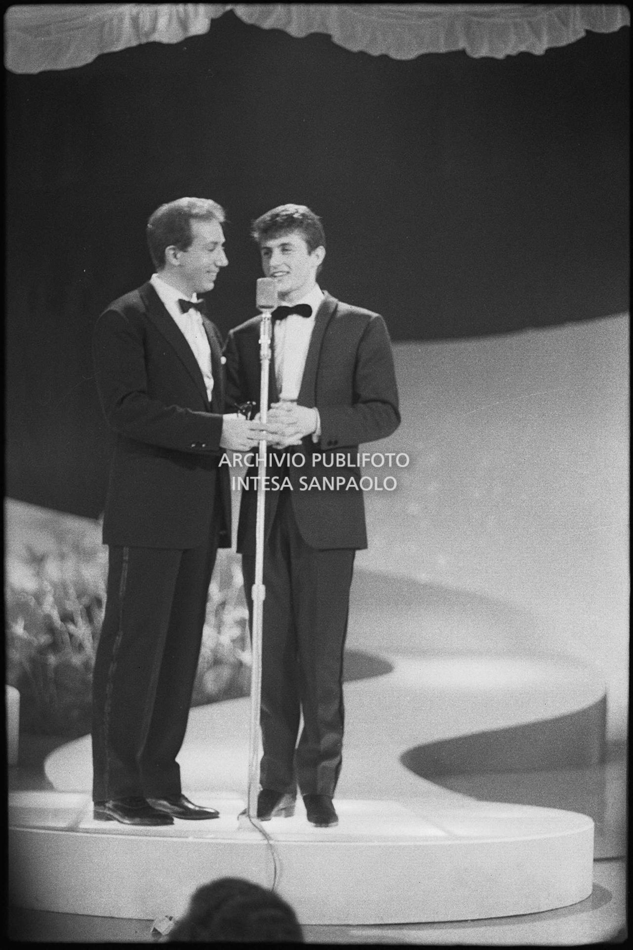 Mike Bongiorno e Tony Renis al XIII Festival della canzone italiana di Sanremo