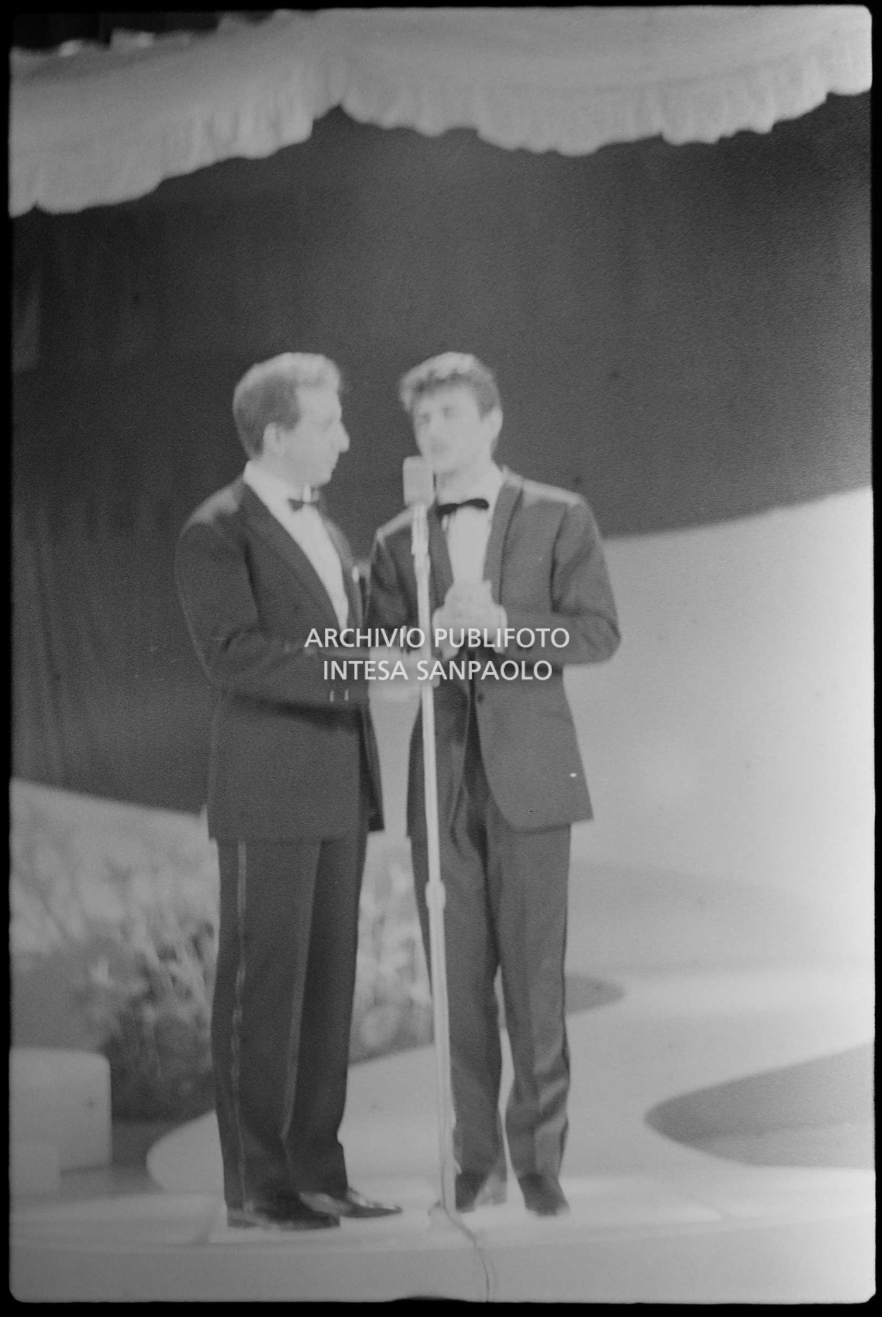 Mike Bongiorno e Tony Renis al XIII Festival della canzone italiana di Sanremo