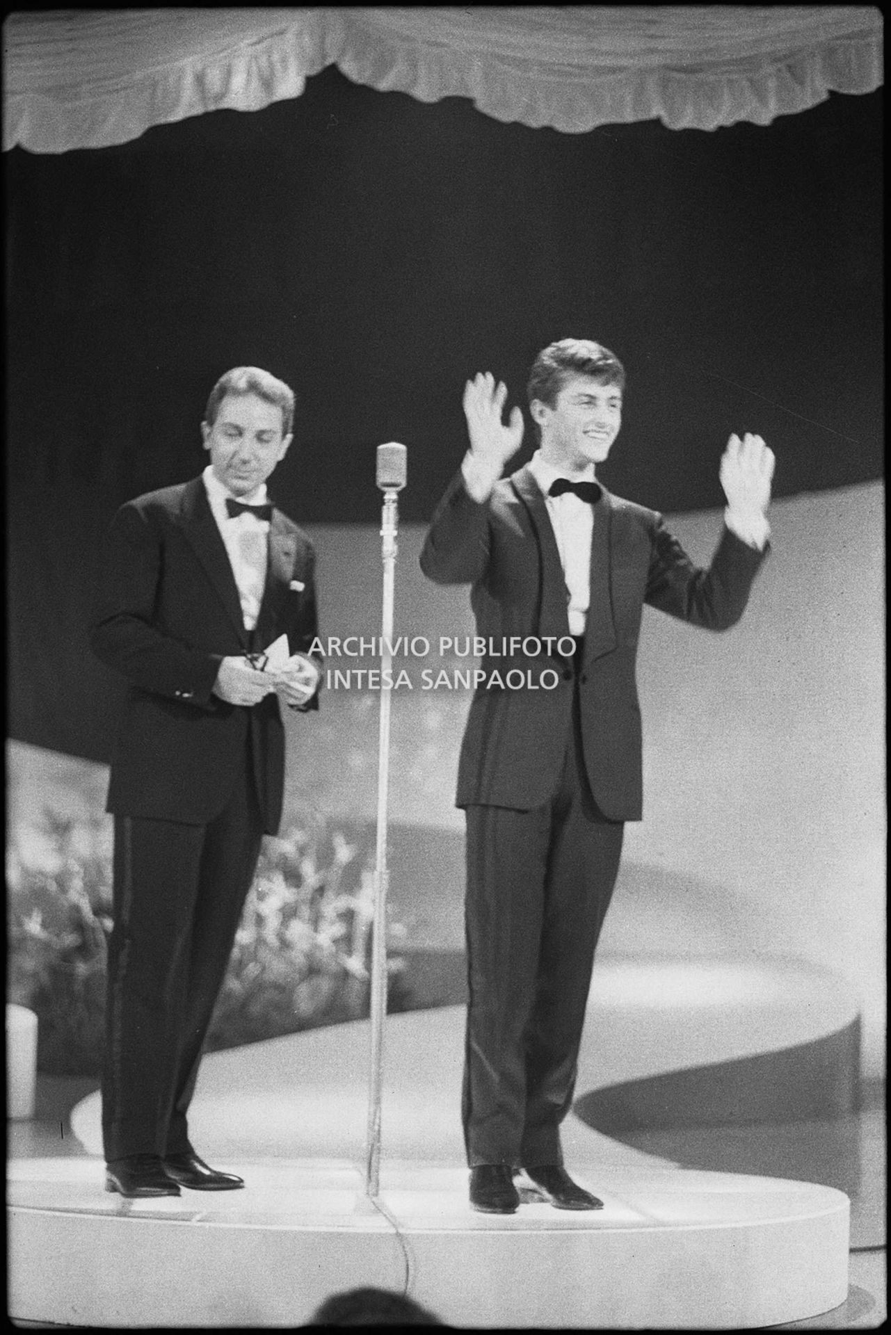 Mike Bongiorno e Tony Renis al XIII Festival della canzone italiana di Sanremo