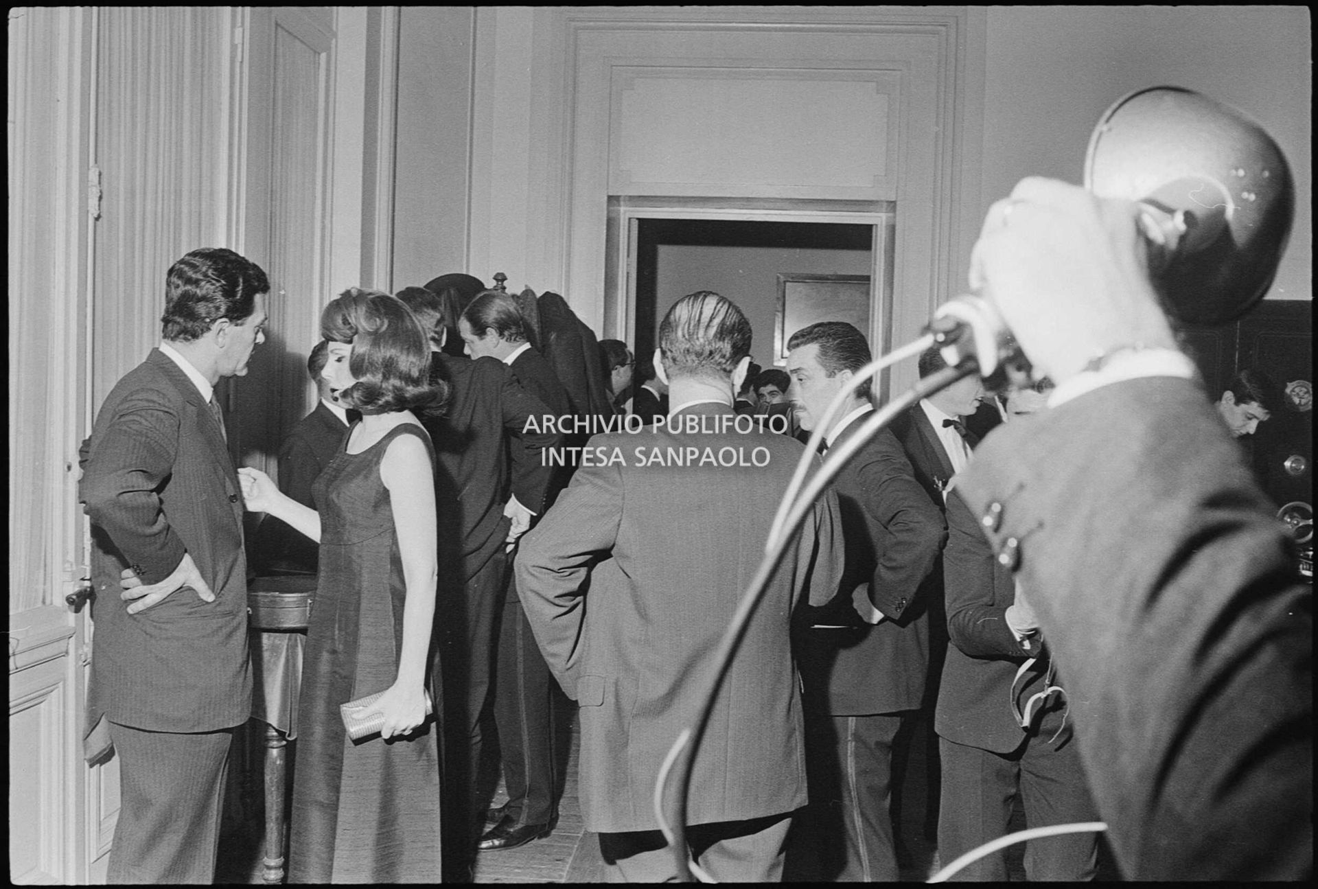 Ornella Vanoni con Joe Damiano in una pausa al XV Festival della canzone italiana di Sanremo