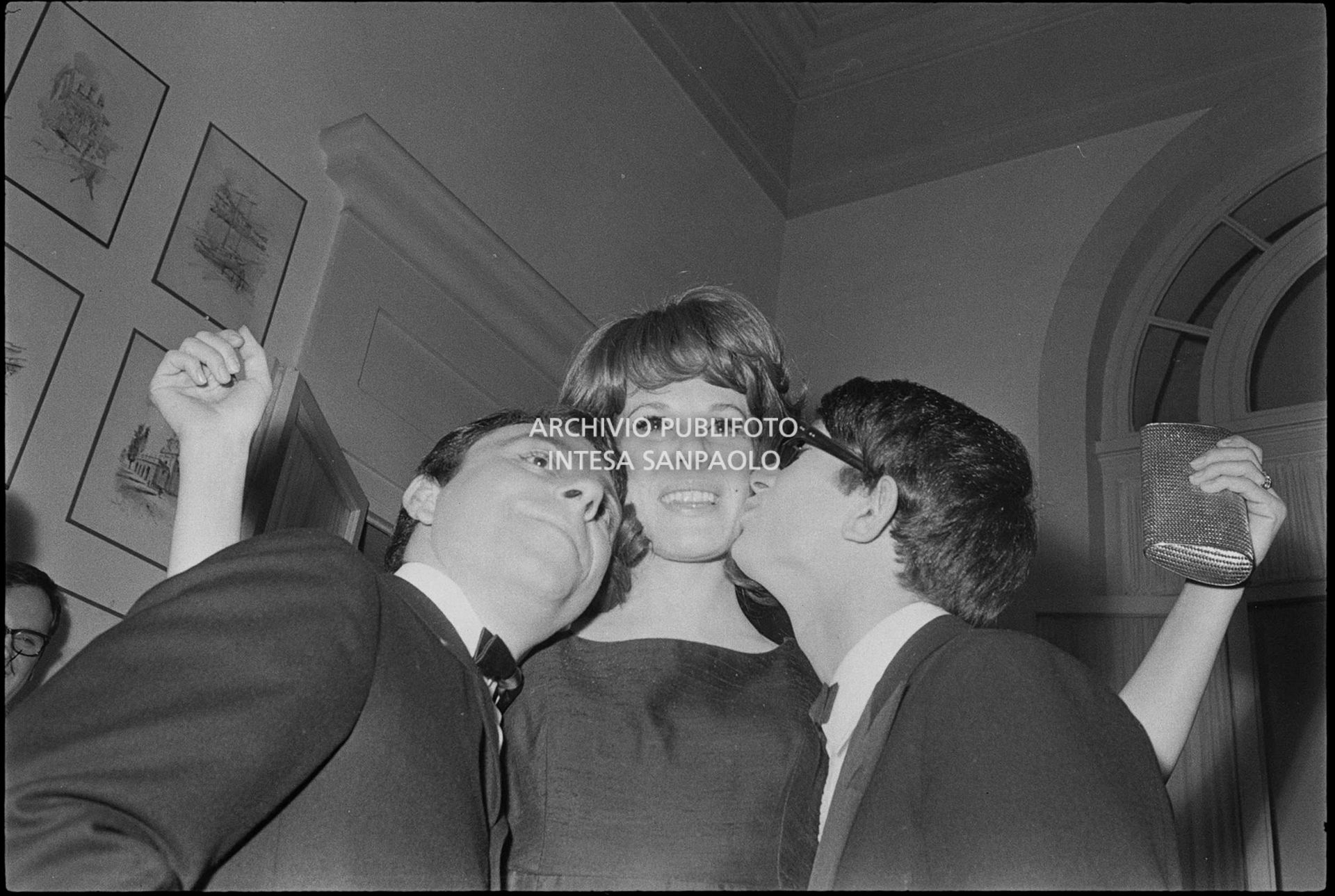 Ornella Vanoni con Peppino Gagliardi (a sinistra) e Nicola di Bari al XV Festival della canzone italiana di Sanremo