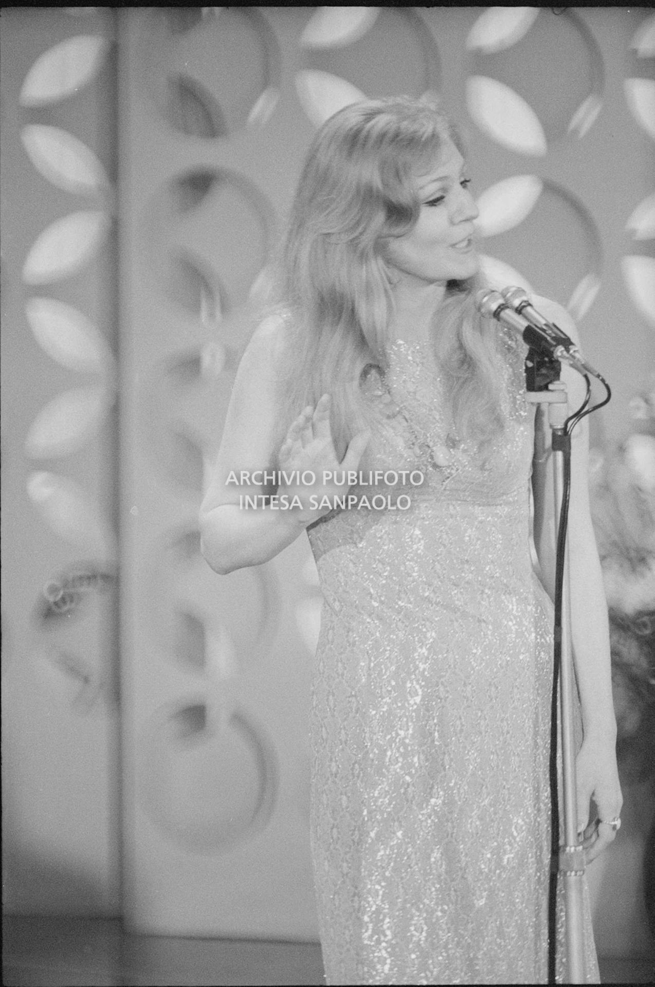 Anna German canta al Festival di Sanremo