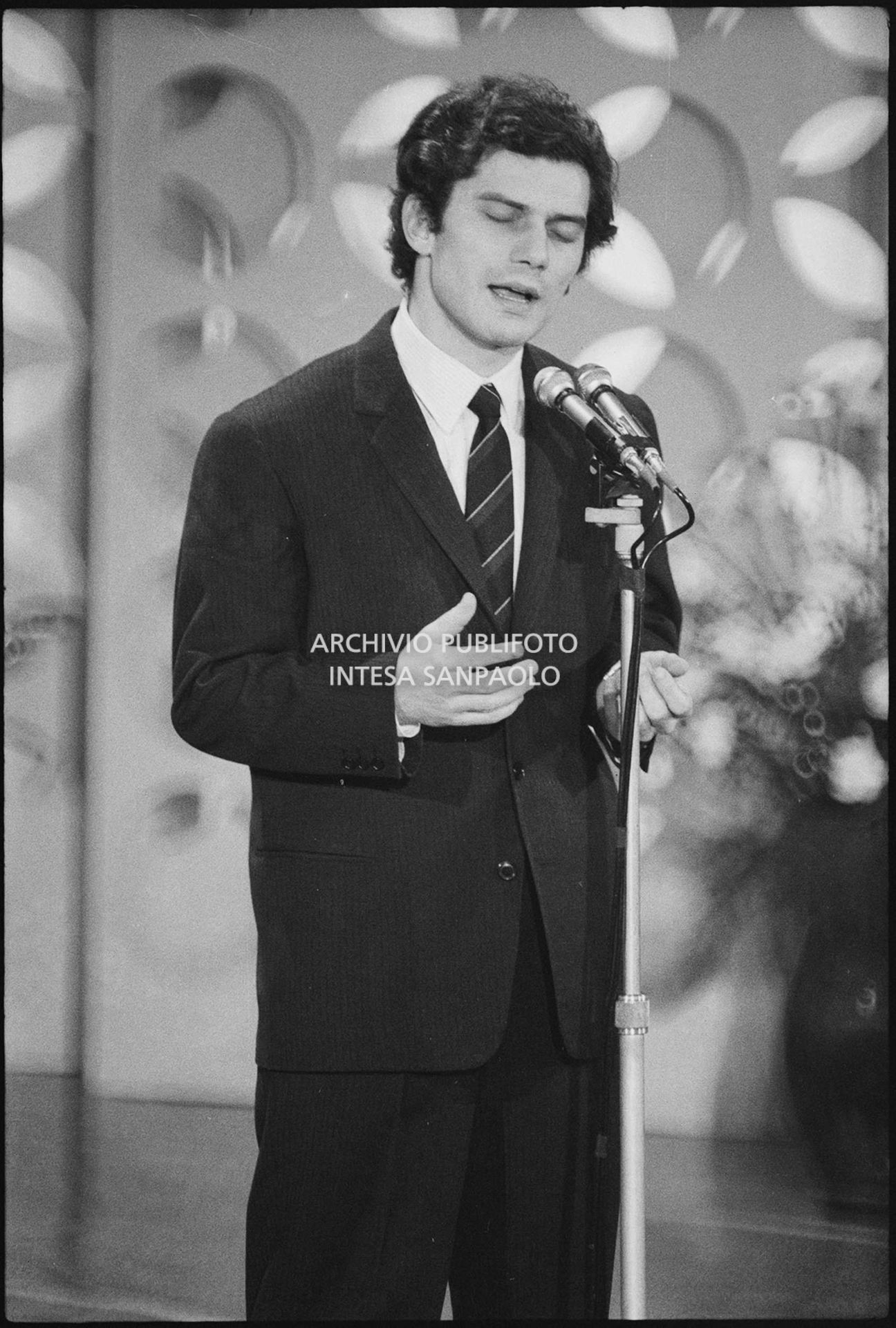 Luigi Tenco al XVII Festival della canzone italiana di Sanremo